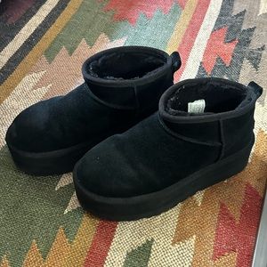 MAKE AN OFFER: UGG Classic Ultra Mini Platform Boots